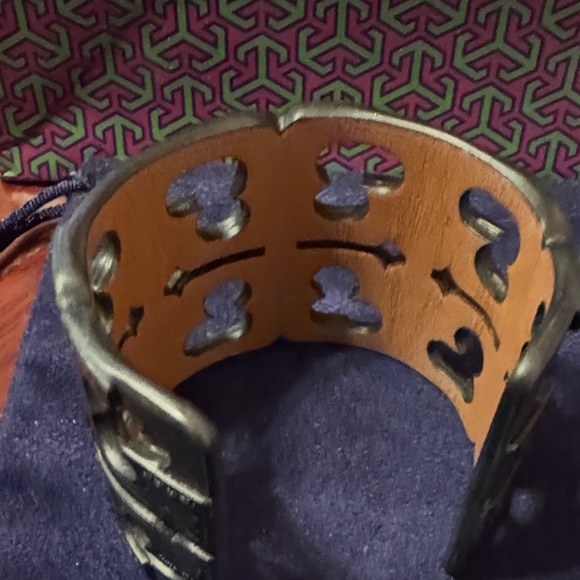 Tory Burch Black Cut-Out Leather Cuff - Picture 4 of 4